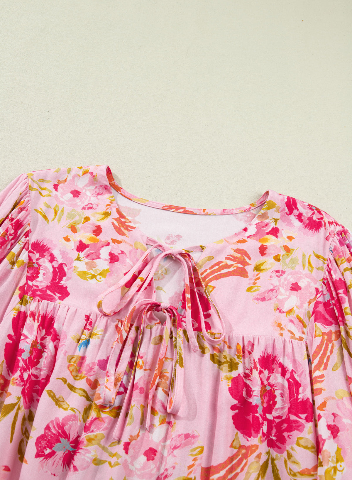 Plus Size Floral Tie V-Neck Puff Sleeve Top