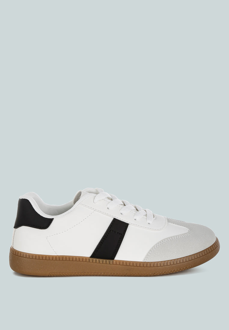 Crossover Classic Lace-Up Flatform Sneakers