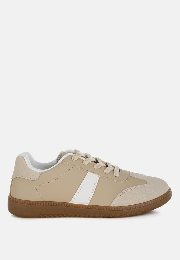 Crossover Classic Lace-Up Flatform Sneakers