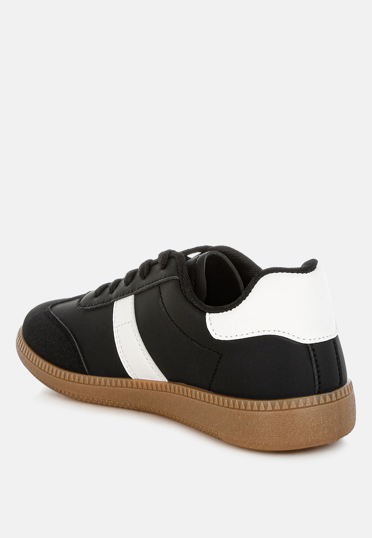 Crossover Classic Lace-Up Flatform Sneakers