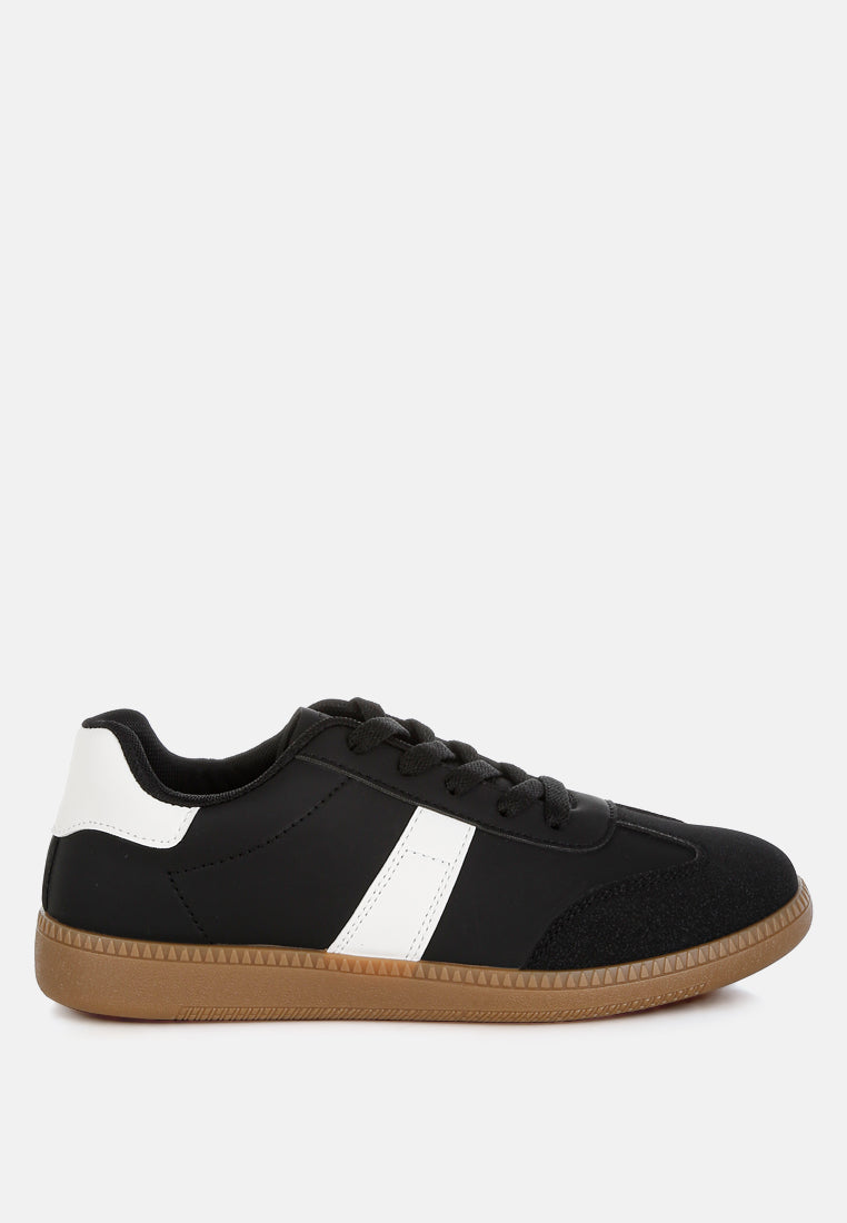 Crossover Classic Lace-Up Flatform Sneakers